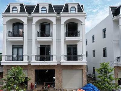 Bán nhà sổ hồng riêng trung tâm thành phố 0