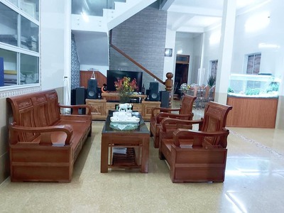Gia đình em chuyển đến nơi ở mới nên cần sang nhượng ngôi  nhà 2 tầng hiện đại,phường đô lương - 0