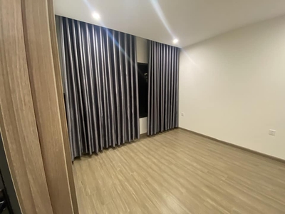  studio có ban công tầng trung view ngoại khu  gốc 1760 - bán 1610 btp   gồm 5 sổ 3