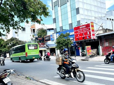 Bán gấp lô đất đẹp nơ trang long, phường 12 quận bình thạnh, 88m2, ngang 8 x 11m, xe hơi vào nhà. 0