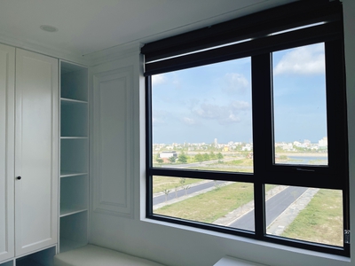 Bán căn hộ góc FPT Full Nội thất view sông núi 4
