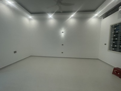 Cho thuê hoặc bán nguyên căn ngõ Điện Biên Phủ cách mặt đường 20m 1