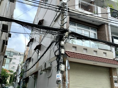 Cho thuê mặt bằng 2 mặt tiền cực đẹp Trần Hữu Trang, P11, Phú Nhuận 2