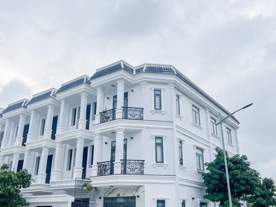 Cần Bán Nhà Mặt Phố Kinh Doanh 2