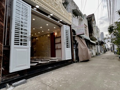 Nhà Kiến Trúc Hiện Đại - Trục Chính Hẻm 388 Nguyễn Văn Cừ 0