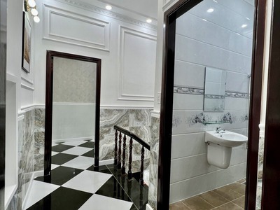 Nhà Kiến Trúc Hiện Đại - Trục Chính Hẻm 388 Nguyễn Văn Cừ 7