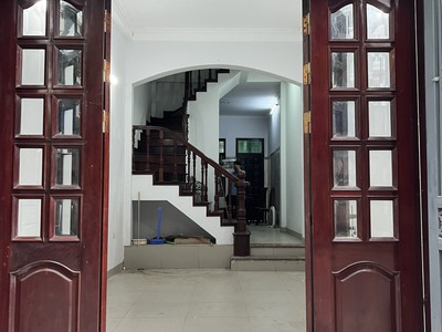 Cho thuê nhà 5 tầng phố Hoàng Sâm phù hợp hộ gia đình ở, trung tâm dạy tiếng, văn phòng 2
