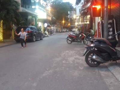 Chính chủ cần cho thuê tòa nhà 4 tầng mặt  ngõ 88 Phố Trung Kính Vũ Phạm Hàm Yên Hòa Cầu Giấy dt 80 1