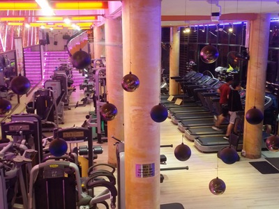 Tuyển nhân viên phòng gym 2