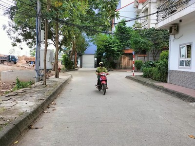 Bán mảnh đất vàng ngọc thụy, 40.5 m2 đất, mặt tiền 10 m, giá 6.8 tỷ. 2