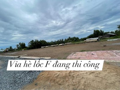 Bán đất nền mặt tiền chợ mới thị trấn thạnh Phú có 4 nhà lồng chợ 1
