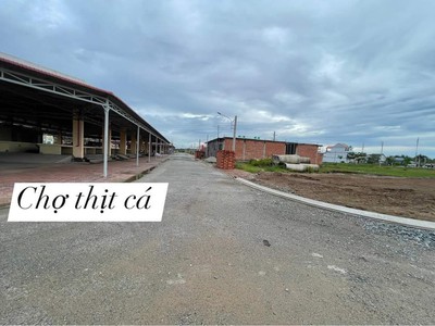 Bán đất nền mặt tiền chợ mới thị trấn thạnh Phú có 4 nhà lồng chợ 2