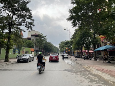 Bán nhà 2 tầng, diện tích 48m2 tại phố Nguyễn Sơn, phường Ngọc Lâm, vị trí đẹp giá hợp lý. 1