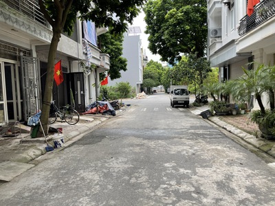 Cần bán 40m2 nhà cấp 4 Tổ 3 Phúc Lợi, Long Biên. Đường xe nhỏ chạy tới 0