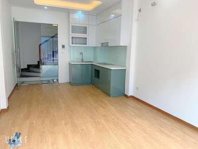  nhỉnh 4 tỷ có ngay căn nhà 35m2 - 5 tằng - phố trạm - ga ra ô tô - ngõ thông. 2