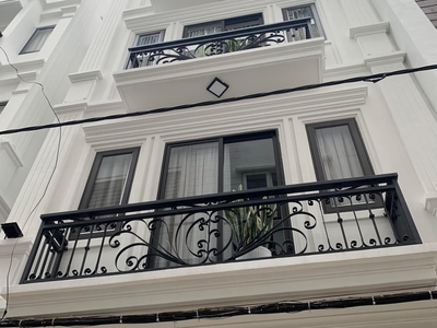  nhỉnh 4 tỷ có ngay căn nhà 35m2 - 5 tằng - phố trạm - ga ra ô tô - ngõ thông. 1