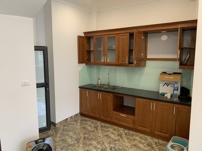 Cho thuê nhà riêng ngõ 26 Tư Đình, gần Cổ Linh,  Cầu Vĩnh Tuy,  .DT: 35m2, x 4.5 tầng, 3PN. 3 phụ, n 2