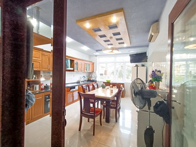 Hiếm. bán nhà 5 tầng mặt đường văn cao, hải phòng. vị trí đẹp nhất. 0