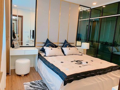 Bán gấp 5 suất ngoại giao căn góc 98,6m2 3pn 3 mặt thoáng,hướng đông nam tại tòa river cực mát.giá 4