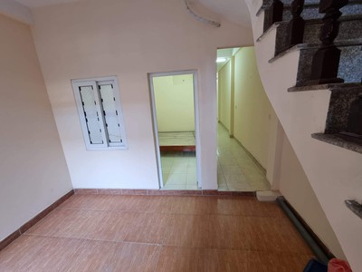 Cho thuê nhà 2 tầng mới tại Ngõ 345 phố Kguowng Trung, Thanh xuân. 0