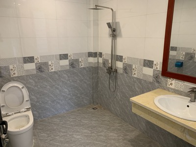 Cho thuê nhà riêng ngõ 26 Tư Đình, gần Cổ Linh,  Cầu Vĩnh Tuy,  .DT: 35m2, x 4.5 tầng, 3PN. 3 phụ, n 7