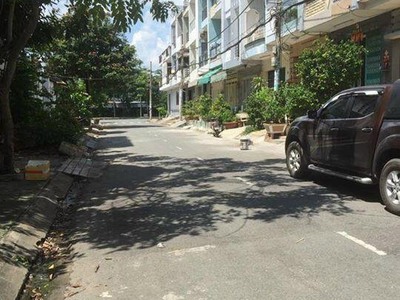 Chính chủ bán đất nền số 11 đường 1C KDC Tên Lửa Giá 6.4 tỷ  TL 1
