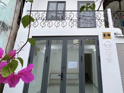 Giảm 350 triệu - Nhà Lầu Vị Trí Đẹp - Kế Công Viên - Siêu Thị Vincom Hùng Vương 1