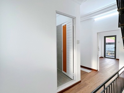 Giảm 350 triệu - Nhà Lầu Vị Trí Đẹp - Kế Công Viên - Siêu Thị Vincom Hùng Vương 5