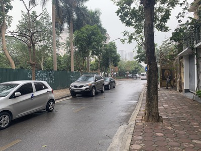 Chính chủ nhờ cho thuê 2 tầng BT KĐT imtracom Trung Văn TDT 260m2 thông sàn có điều hòa, miễn phí xe 0