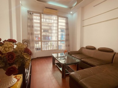 Cho thuê nhà trong ngõ 98 phố Thái Hà, quận Đống Đa, HN 1