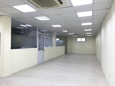 45 và 70m2 cho thuê tại nhà VP 8 tầng số 62 đường đôi YênPhụ. Giá 10 triệu/tháng 12