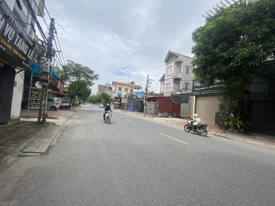 Mặt ql23b . vân trì - vân nội . trục kinh doanh cực đỉnh. diện tích 52m , lô góc 0
