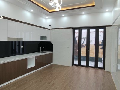 Nhà 56mx 4 tầng mặt đường Phú Xá Kinh Doanh buôn bán tốt, Cần bán Gâp 8