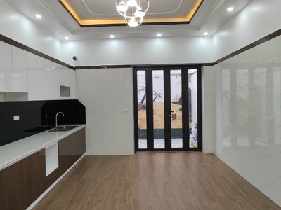 Nhà 56mx 4 tầng mặt đường Phú Xá Kinh Doanh buôn bán tốt, Cần bán Gâp 9