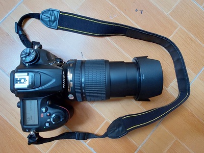 Cần bán máy ảnh NIKON D7200 đầy đủ các linh phụ kiện. 0