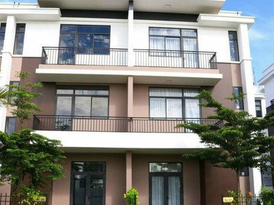 Bán nhà mặt tiền trung tâm TP.Châu Đốc. 3 tầng 5x20 giá 2,2 tỷ 0