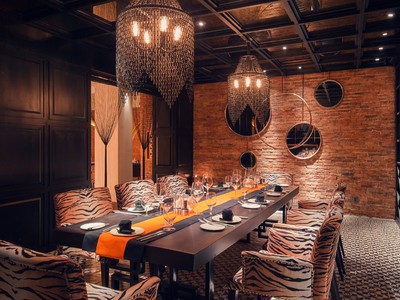 Cho thuê nhà mặt phố Nguyên Hồng. 80m, MT 6m, Giá 35tr/th, Kinh doanh sầm uất 0