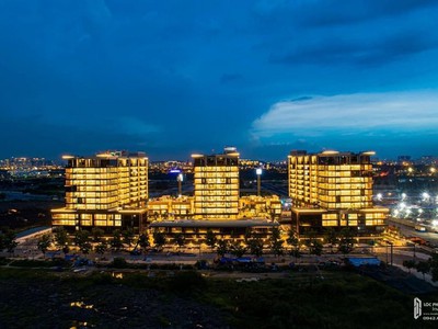 Cần bán gấp shophouse vị trí đẹp và 2 căn hộ 4PN Metropole 0