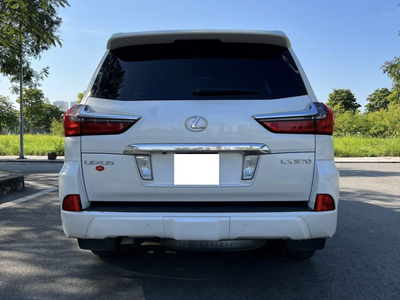 Bán LX570 đời 2016 màu trắng xe không đâm đụng ngập nước 0