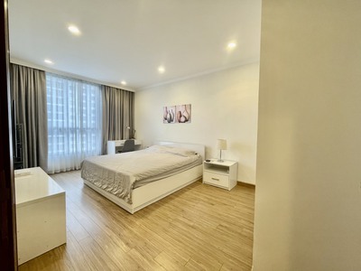 Gia đình bán căn hộ 3pn park, diện tích 106m, nhà mát 3