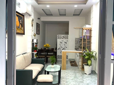 Nhỉnh 5 tỷ, nhà đẹp ở ngay 4 tầng phú nhuận giáp q3, dtsd hơn 120m2. 0