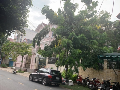 Đẳng s cấp quận 7, diện tích lớn, mặt tiền bề thế, tặng biệt thự hơn chục tỷ. 0