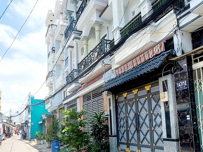 Bán gấp lô đất gần khu aeon mail bình tân -270m2 full thổ cư chỉ hơn 38 triệu trên m2 1