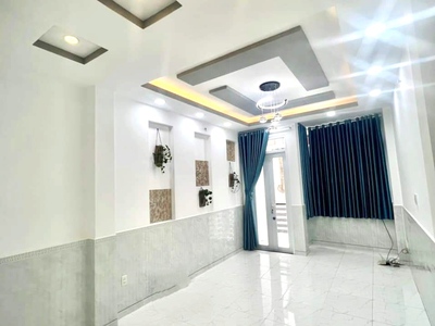 Nhỉnh 5 tỷ, nhà đẹp ở ngay 4 tầng phú nhuận giáp q3, dtsd hơn 120m2. 2