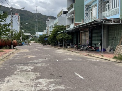 Cần bán nhà mặt tiền 3 tầng khu kdc phía đông núi mồ côi, nhơn phú, quy nhơn, bình định 2