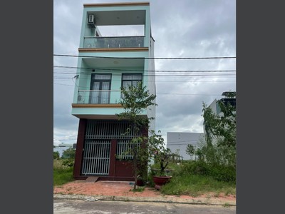 Cần bán nhà mặt tiền 3 tầng khu kdc phía đông núi mồ côi, nhơn phú, quy nhơn, bình định 0