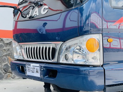 Cần thanh lý con xe JAC L240 thùng mui bạt 2.45 tấn 5