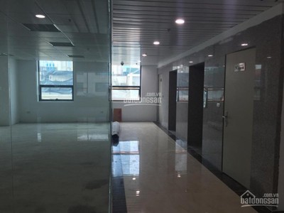 Cho thuê Sàn văn phòng tầng 1 tại Trung Kính, mặt đường lớn, 400m2 giá rẻ 350 nghìn/m2 0