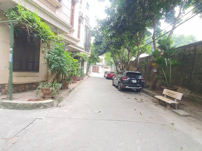 Án nhà cầu giấy - phân lô ô tô tránh - gara  - ô chờ thang máy - kinh doanh tốt   chỉ hơn 8 tỷ. 0