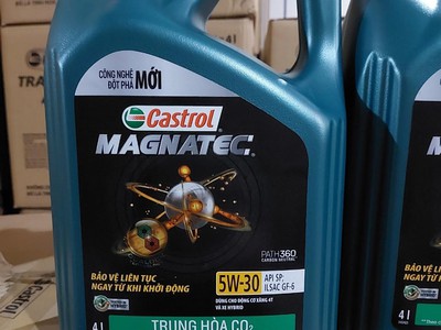 Chuyên dầu nhớt Castrol Magnatec 5W30 cho xe ô tô du lịch 0
